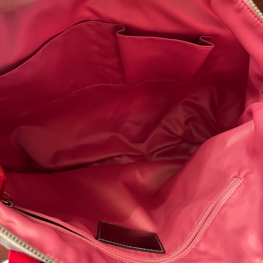 Coach Poppy RARE LIMITED EDITION Heart with Dust bag EUC - Picture 9 of 16